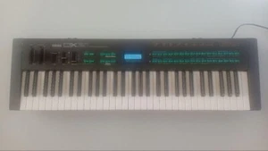Yamaha DX21 61 keys FM Digital Keyboard Synthesizer Music Workstation From Japan - Picture 1 of 7