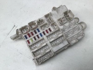 Toyota Hilux 2005 - 2015 SR SR5 workmate dash board fuse box 4x4 4WD - Picture 1 of 4