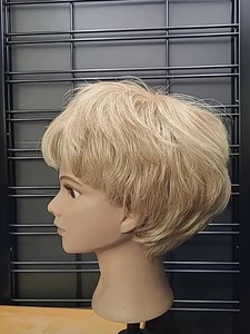 Raquel Welch Wig Blonde Kanekalon VibraLite Modacrylic Shag Pixie SZ: P / Petite - Picture 1 of 13