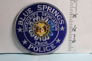 police patch BLUE SPRINGS POLICE MISSOURI ROUND - Picture 1 of 1