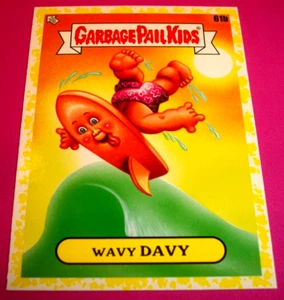 2021 Garbage Pail Kids Go On Vacation "WAVY DAVY" #61b Yellow Border Sticker - Bild 1 von 1
