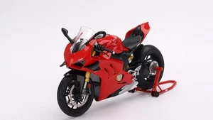 Ducati Panigale V4 S in 1:12 scale by True Scale Miniatures - Picture 1 of 7