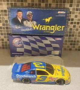 1999 Dale Earnhardt Goodwrench Wrangler Chevrolet Monte Carlo Action NASCAR 1/24 - Picture 1 of 7