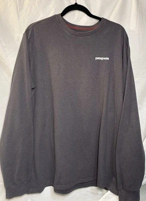 Camiseta negra manga larga Patagonia con logotipo talla L Foto 1 de 4
