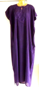 DAMEN TRADITIONELLES DJELLABA / KLEID / KAFTAN ~ LILA ~ 52"" BREIT x 50"" LANG - Bild 1 von 2