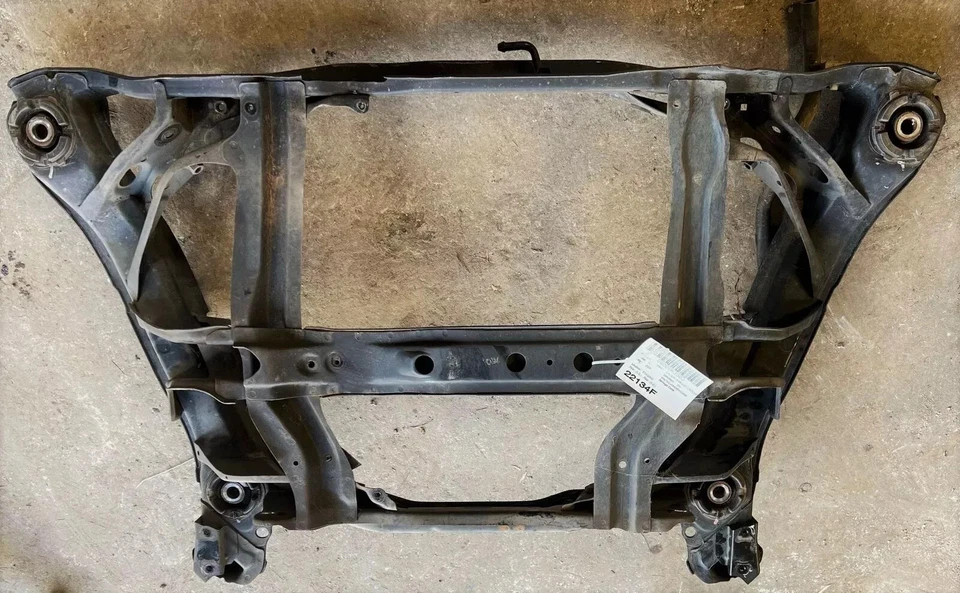 2004-2008 Acura TL Rear Subframe Crossmember OEM Foto 1 de 4