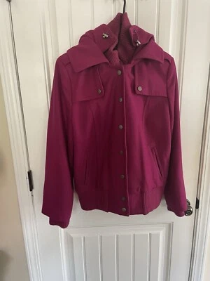 Abrigo bombardero de lana fucsia New York & Company - Talla 16 Foto 1 de 4