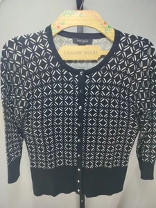 Cárdigan Suéter Casa Blanca Mercado Negro Estampado Geométrico Tachonado Frente a Presión, S - Imagen 1 de 21