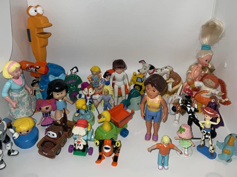 Huge Lot PVC, Plastic,Small Toys & Figures Vintage Cars Flintstones Chipmunks Cover
