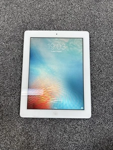 Apple iPad 2 Model A1395 16GB White Tablet Wi-Fi 9.7 inches Minor Cracked LCD - Picture 1 of 6