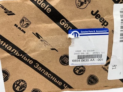 Jeep Wrangler/Gladiator 2018-2025 guardabarros negro emblema/placa de identificación Jeep 68540635AA Foto 1 de 3