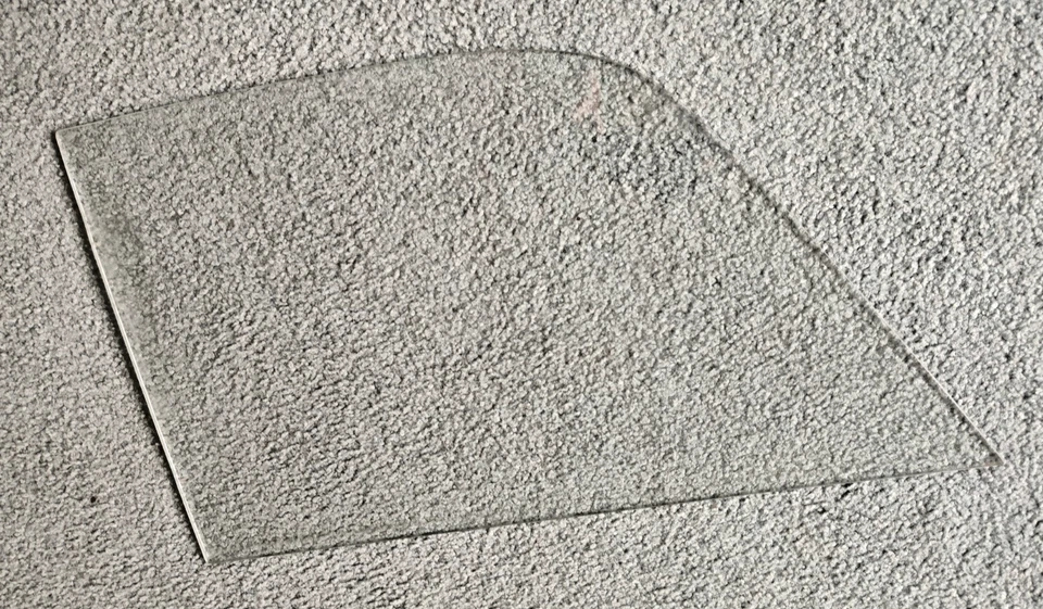 VENTANA CUARTO TRASERO IZQUIERDO BMW 700 SEDÁN Foto 1 de 1