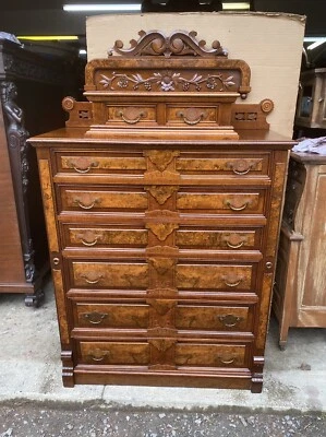 COFRE DE NOGAL Y BURL Foto 1 de 4