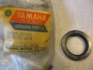 SELLO DE ACEITE DE RUEDA TRASERA YAMAHA SD 32-45-8 93105-32003 YD3 1962-1963-1964 NUEVO DE LOTE ANTIGUO/OEM - Imagen 1 de 5