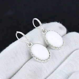Naturale Bianco Corallo Gemma a Mano 925 Sterling Orecchini Argento Per Ragazza - Foto 1 di 4