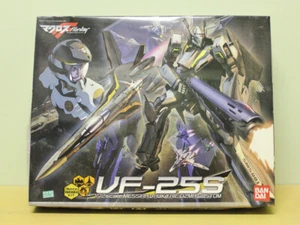 Bandai Macross Frontier 1/72 VF-25S Messiah Valkyrie Ozma Custom Model kit - Picture 1 of 4