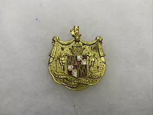 DEPARTAMENTO DE CORRECCIONES POLICÍA - ALFILER SOMBRERO SOLAPA ~ MD MARYLAND ~ ESCUDO DE ARMAS 1,5” - Imagen 1 de 5