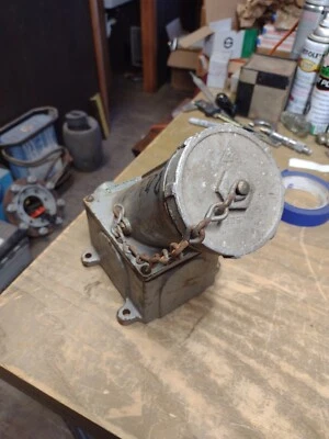 Receptáculo Russellstoll 7324 60Amp 600/250 con caja trasera 1R-1529-E4F Foto 1 de 4