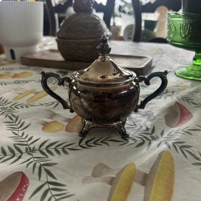 Azúcar vintage Wm Rogers con tapa y asas (S) Foto 1 de 4