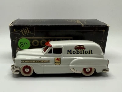 Brooklin BRK 31A 1953 Pontiac Sedán Entrega Secony-Vacuum Oil Co. Mobil Socony Foto 1 de 4