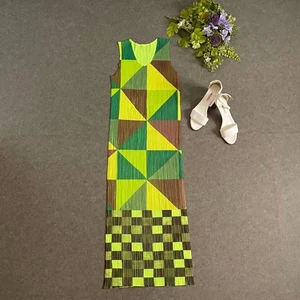 Abito smanicato PLEATS PLEASE ISSEY MIYAKE 3 usato - Foto 1 di 8