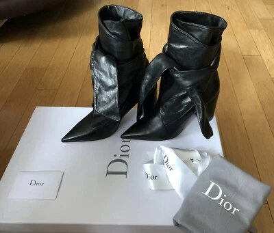 BOTAS DIOR HUGGY PIEL DE CORDERO NEGRAS Talla 37 Foto 1 de 4