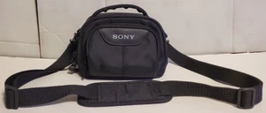 Sony Soft Shell Camera/Camcorder Bag, Zipper, Adjustable Strap Model  LCS-VA15 - Picture 1 of 13