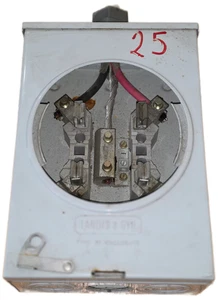 Enchufe medidor de gabinete Landis & Gyr tipo 3R 11,75" x 8 - Imagen 1 de 4