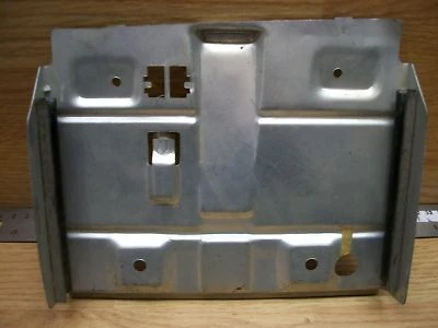 84-90 Oldsmobile Custom Cruiser Retainer пепельница новый из старых запасов от оригинального производителя, 554992, бесплатная доставка по США. - Изображение 1 из 4