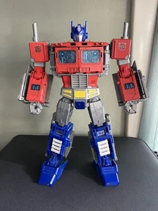 Transformers Generations Power of the Primes Optimus Orion Pax Führungsklasse - Bild 1 von 8
