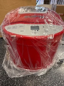 Breadman TR520: Programmable Bread Maker for 1, 1 ½ , and 2 lb. Loaves - Red - Picture 1 of 6