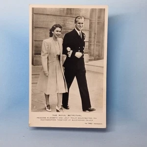 Postal de la realeza británica C1947 foto real princesa Isabel compromiso marina - Imagen 1 de 2
