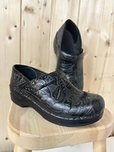 Dansko Leather Black Clogs Size 37 / 6.5 US Etched Boho Floral Western 90s Y2K