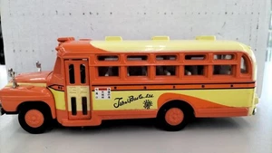 1/43 Takara Tomy Isuzu Bonnet Bus Minicar - Picture 1 of 7