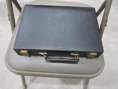 Juego de fichas de póquer con estuche de viaje negro y asa de transporte 300 fichas de póquer pesadas Foto 1 de 2