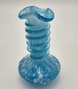 Rainbow Art Glass Blue White Hand Blown Stretch Vase Crimped Rim 5" Tall - Picture 1 of 8