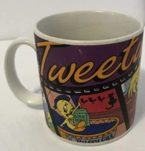 Vintage 1995 Looney Tunes Coffee Mug Cup Tweety Bird I Tawt I Taw A Puddy Tat - Picture 1 of 6