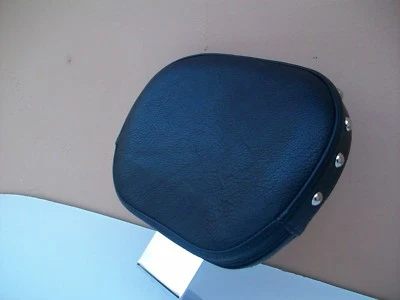 Respaldo conductor Yamaha Road Star XV 1600 1700 "cromo" con almohadilla negra con tachuelas Foto 1 de 2