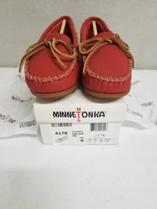 Zapato mocasín de cuero rojo Minnetonka para mujer Boat Moc 617R nuevo en caja - Imagen 1 de 10