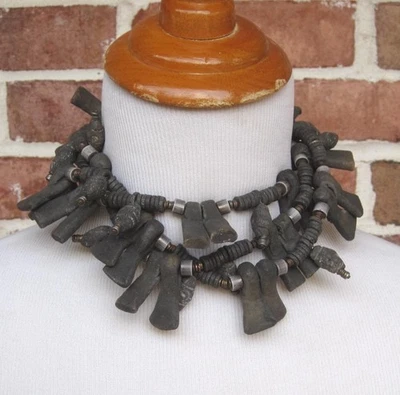 Gargantilla de metal mezclado con piedra brutalista de Diva de 3 hilos 15 pulgadas Foto 1 de 4
