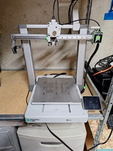 Bambu Lab A1 Stampante 3D Argento LEGGERE Descrizione  - Foto 1 di 4