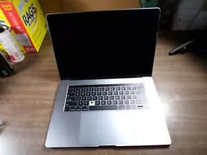MacBook Pro "Core i7” 2.2 15” Touch/2018 2.2 GHz Core i7 (i7-8750H)16GB RAM 256S - Picture 1 of 5