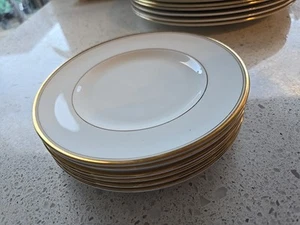 Johnson Bros England Gold Trim Bone China Dinner Plates Set Of 6 Vintage Elegant - Picture 1 of 14