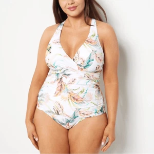 Jantzen Adjustable Strap V-Neck Tankini with Comfort Brief Size: 8 - Picture 1 of 7