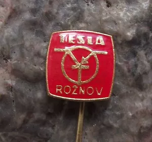 Tesla Electronics Electrical Symbol for Bipolar Transistor Czech Pin Badge - Picture 1 of 7