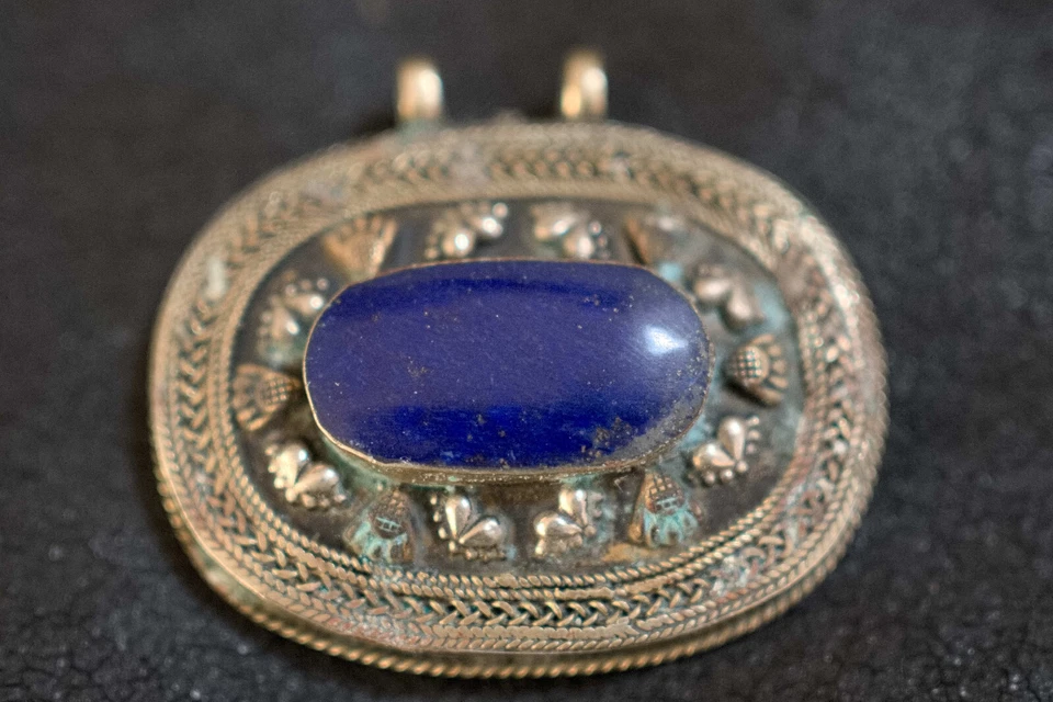 pendaglio ciondolo antico pakisthan afganisthan in lapis e argento - Immagine 1 di 4