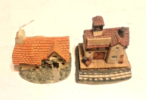 Lotto di 2 - Stazione Ferroviaria Liberty Falls e Cottage Ambleside - Collezione Museo - Foto 1 di 6