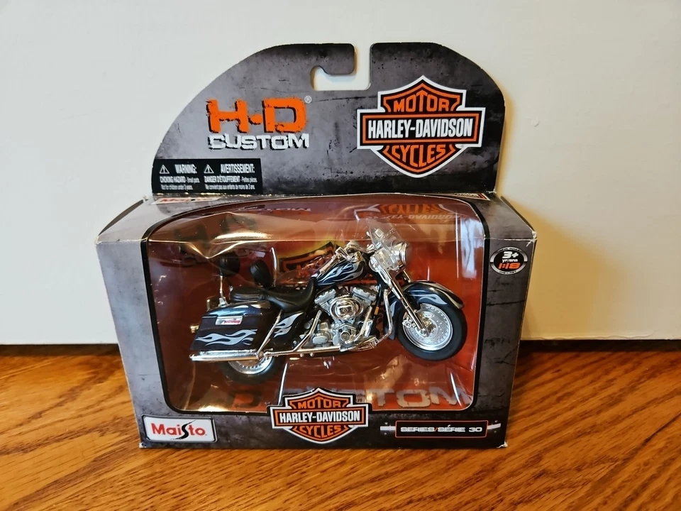 Harley Davidson Maisto Serie 30 H-D Custom 2002 FLHRSEI CVO-NUEVA Foto 1 de 2