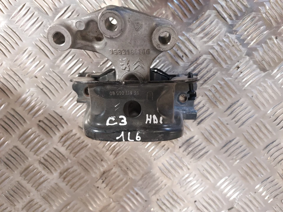 Support Moteur Droit - CITROEN C3 II (2) 1.6L HDI - Réf : 9683181180 - (HM) - Photo 1/4