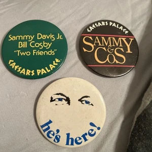 (3) Lotto bottoni spille vintage Rat Pack Caesars Palace Frank Sinatra & Sammy Davis - Foto 1 di 2